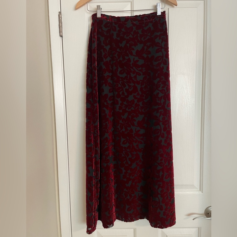 Vintage NWT Laura Ashley Whimsgoth Crimson Velvet and Black Full Length Skirt